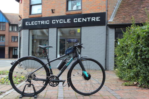 Customer's Pinnacle hybrid road bicycle fitted with Cytronex C1 electric bike conversion kit